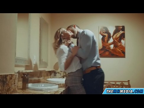 ❤️ Xa i-blonde ene-busty ikuhenda kwindlu yangasese yoluntu ❤️❌  kwi-xh.8kpornvids.ru ﹏